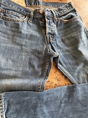 Hollister Men's Light Blue Slim Straight Denim Jeans
